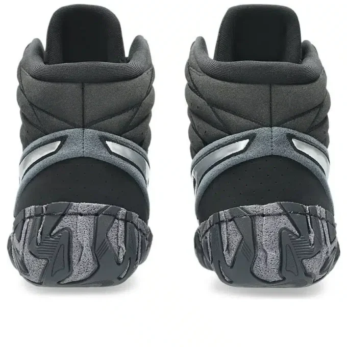 Aggressor 6 «Black Pure Silver»