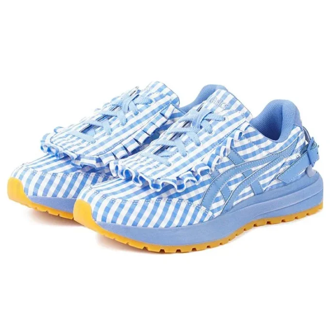 Asics x SHUSHU/TONG presenta los zapatos «Light Blue»