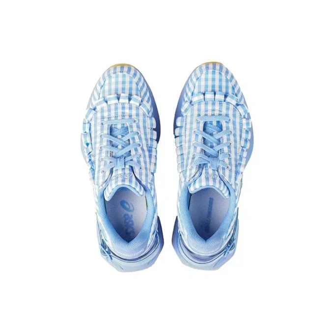 Asics x SHUSHU/TONG presenta los zapatos «Light Blue»