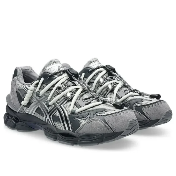 Asics x TOGA Gel-Cumulus 16 TG «Gris, Negro y Plata Pura» Asics x TOGA Gel-Cumulus 16 TG «Gris, Negro y Plata Pura»