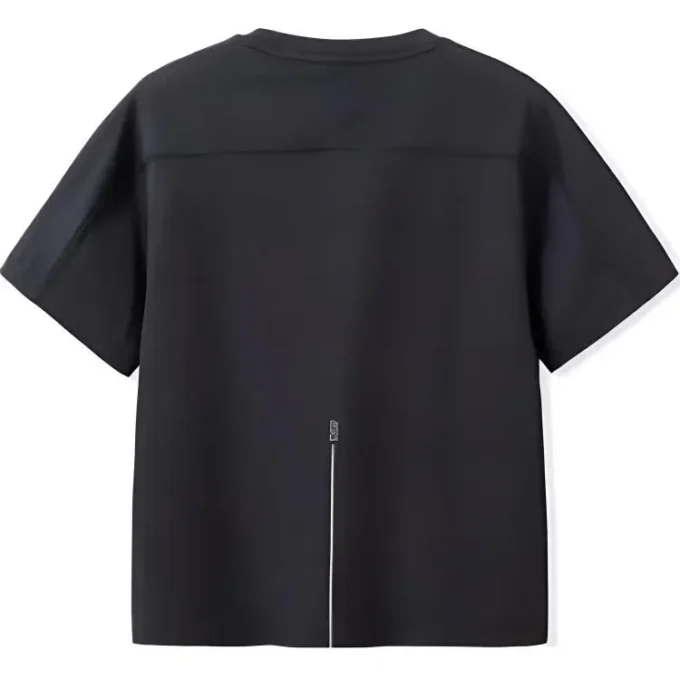 Camiseta con bolsillo con parche del logotipo «Negro»