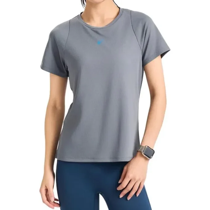 Camiseta con logotipo «Gris»