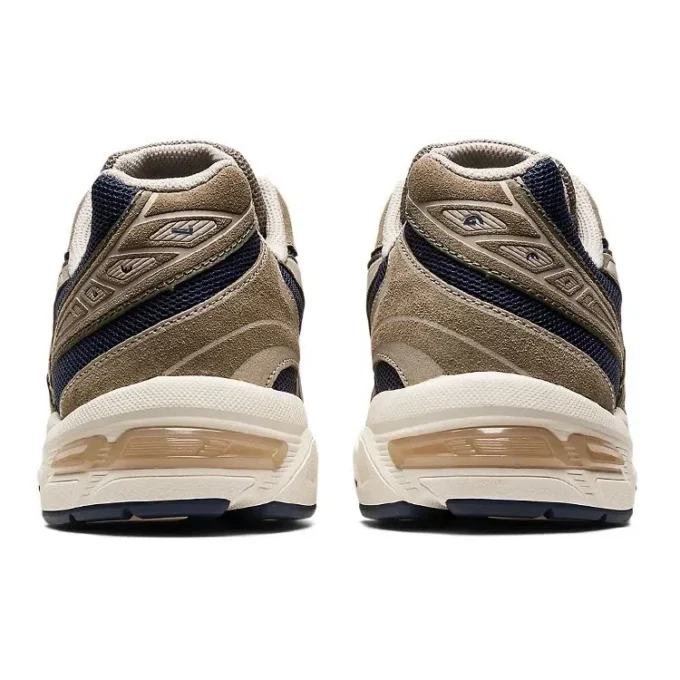 GEL-1130 «Tarmac Mink»