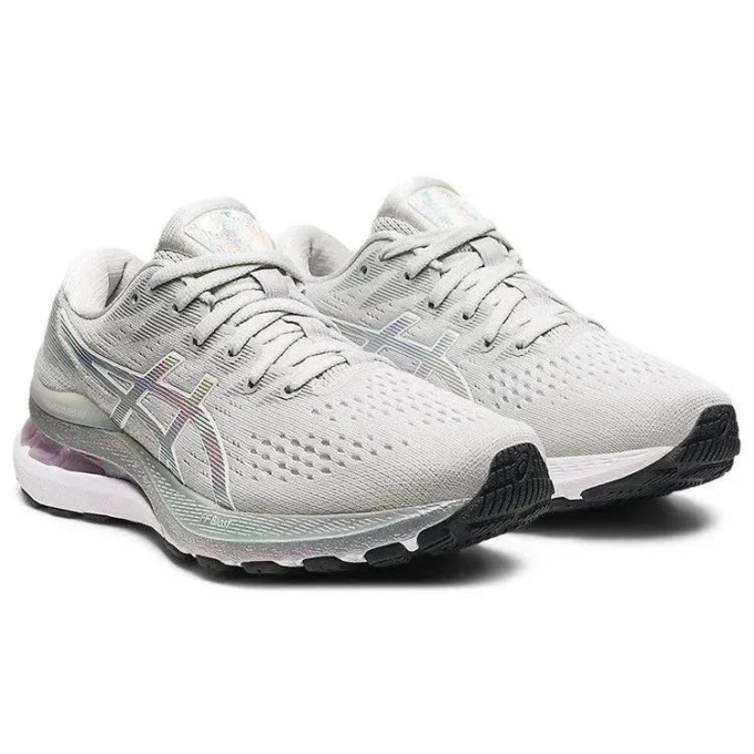 Gel-Kayano 28 «Platinum»