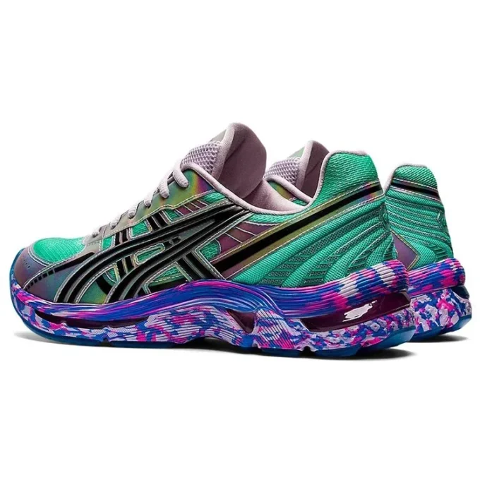 Luisaviaroma x GEL Kyrios «Iridescent» Luisaviaroma x GEL Kyrios «Iridescent»