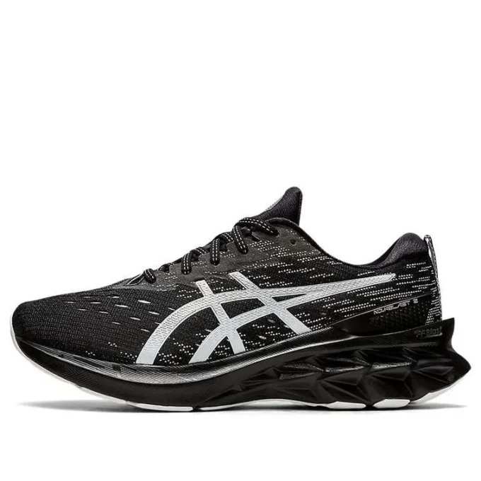 Novablast 2 «Black Pure Silver»