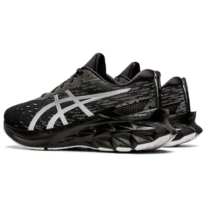 Novablast 2 «Black Pure Silver»