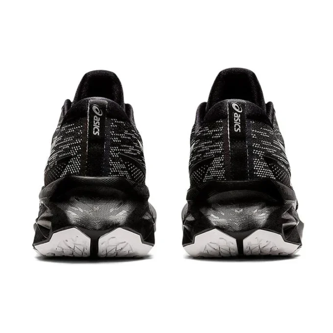 Novablast 2 «Black Pure Silver»