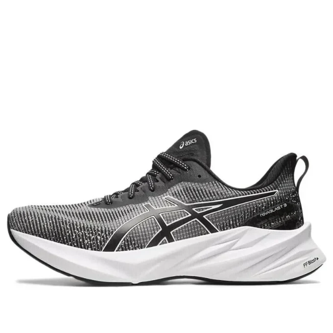 Novablast 3 LE «Black White»