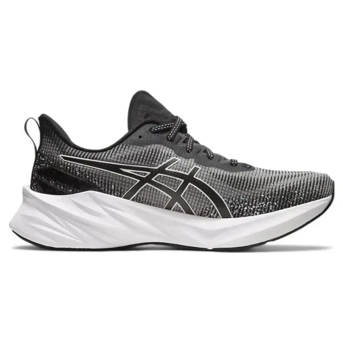 Novablast 3 LE «Black White»
