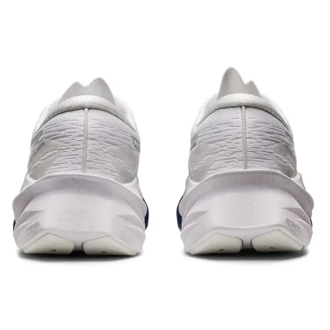 Novablast 3 Platinum «White Metallic Blue»