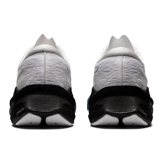 Novablast 3 Platinum «White Pure Silver»