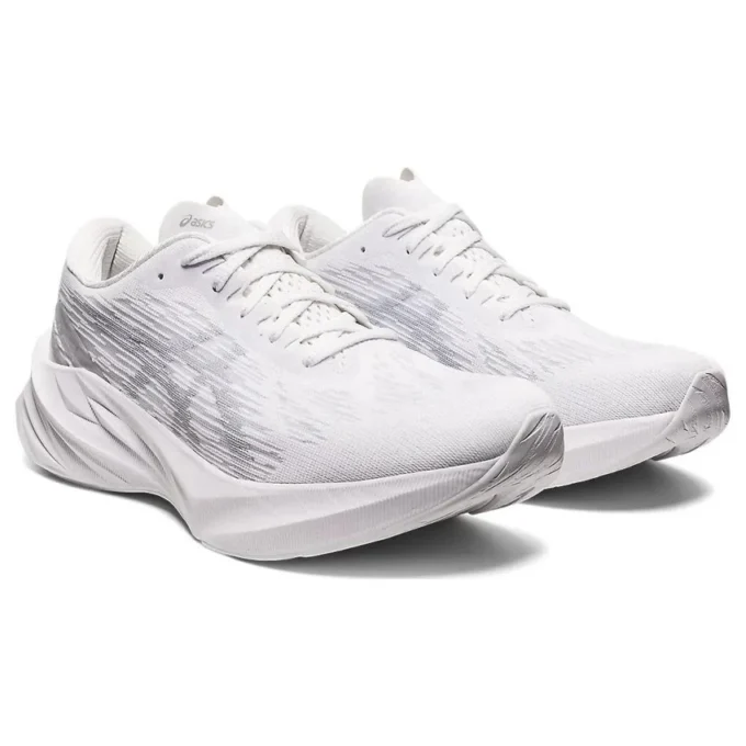 Novablast 3 «White Piedmont Grey»