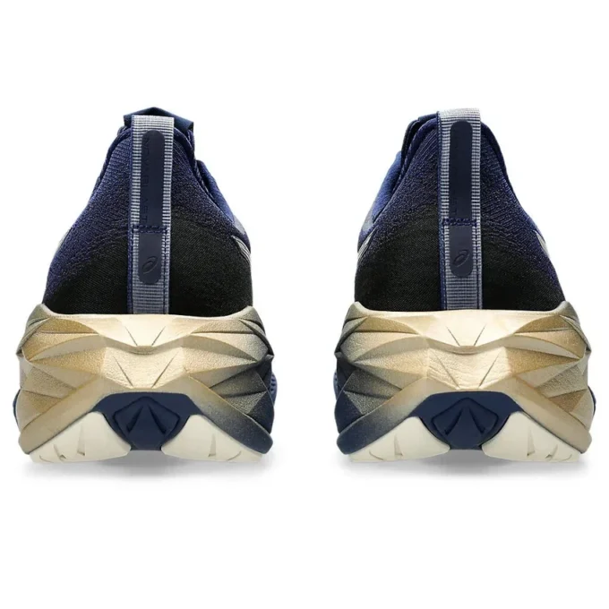 Novablast 4 Platinum «Blue Expanse Champagne»