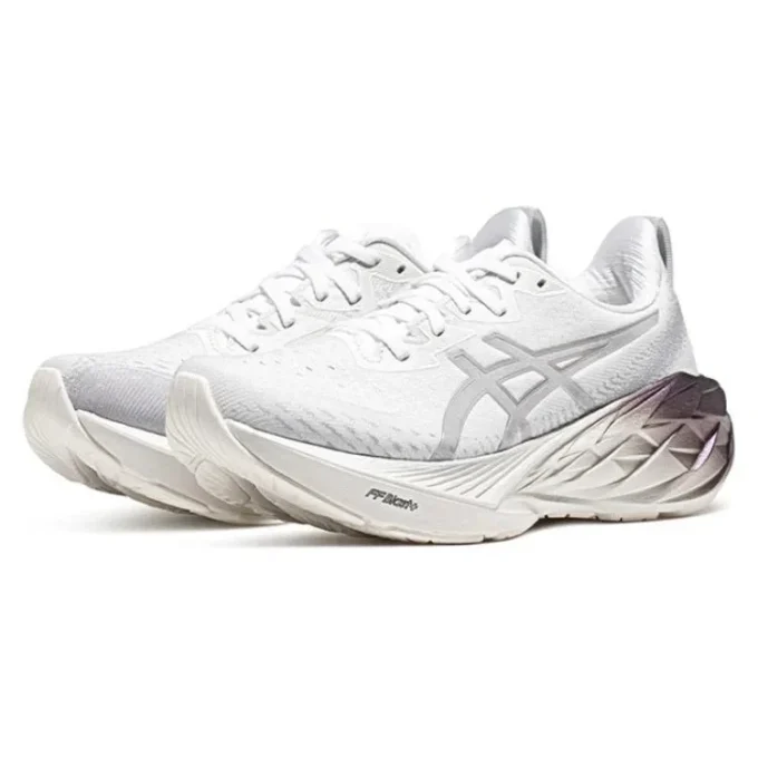 Novablast 4 Platinum «Real White Pure Silver»