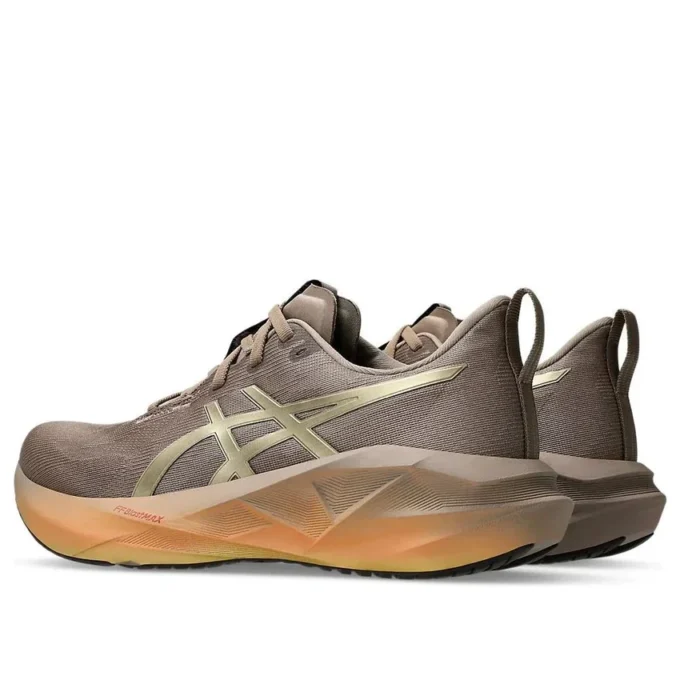 Novablast 5 «Luxe Taupe Grey»