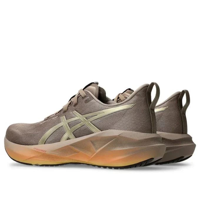 Novablast 5 «Luxe Taupe Grey»